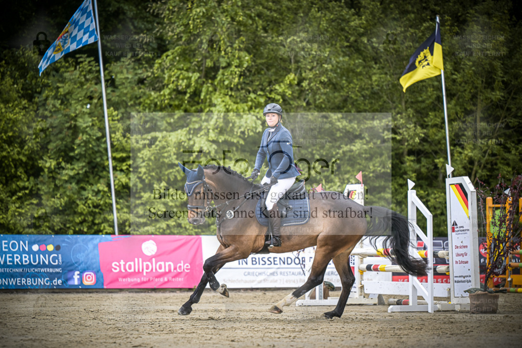 DOS_7071 | Entdecke hochwertige Reitturnierfotos von Foto Oger. Professionell, emotional und authentisch – jetzt Lieblingsmomente im Shop bestellen. - Realisiert mit Pictrs.com