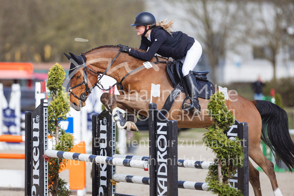 260404_Fruehlingsfest_SprPf-L-224 | Deine schönsten Turniermomente als professionelle Fotos! Entdecke hochwertige Pferdesport-Fotografie im Online-Shop. Jetzt Fotos finden & bestellen!