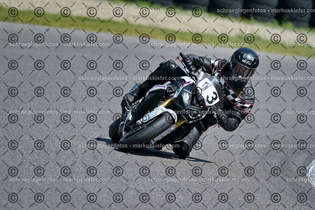 26BT02-1575 | markuskiefer.com - Realisiert mit Pictrs.com