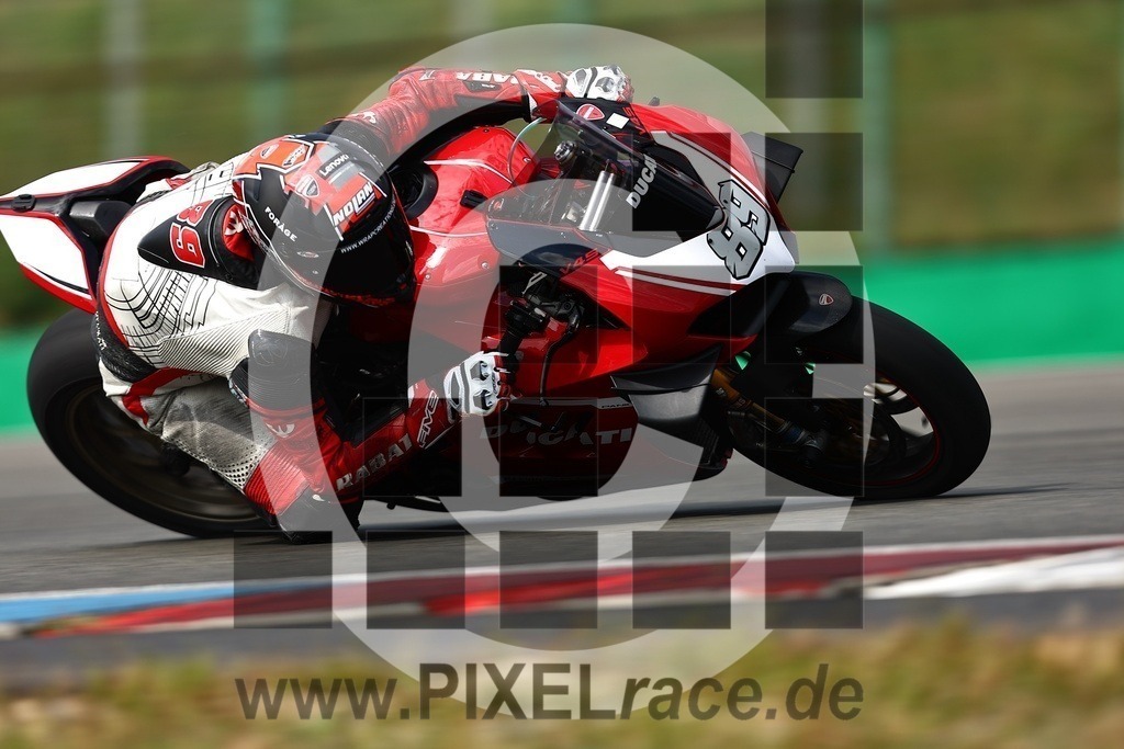 0089-20250829_01101 | Schöne Erinnerungen an spannende Momente - das festzuhalten ist unser Job. PIXELrace.de ist seit 2003 auf den Rennstrecken Europas unterwegs um die Action draußen beim Fahren und die wunderbare Stimmung imm Fahrerlager für euch einzufangen.