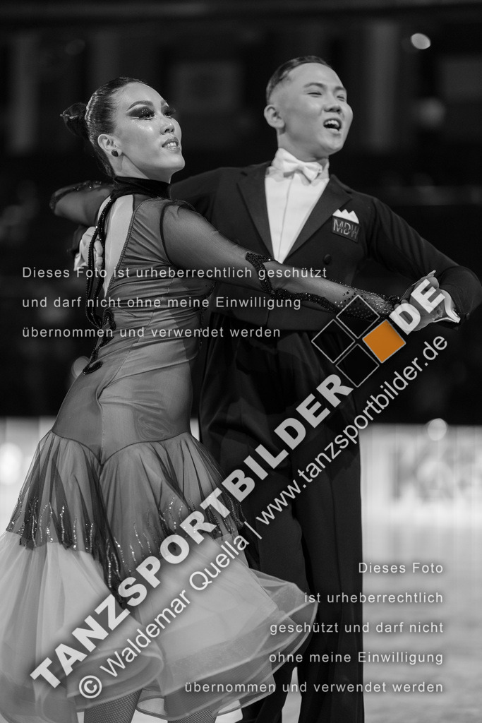 20251206-05184 | Hier finden Sie Tanz Bilder vom Latein und Standard Formationen tanzen. Sportbilder vom Tanzsport. Schöne Fotos und von Weltmeisterschaft, Europameisterschaft, Bundesliga, Regionalliga, Oberliga und Landesliga sowie von GOC Stuttgart, DanceComp, WM Bremen