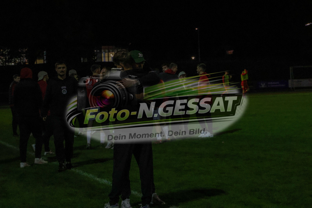 Bünder SV - FC RW Kirchlengern II | Auf dem Bild zu sehen: Bünder SV Trainer v.l.: Niklas Brennemann, Timo Westerbeck Bünder SV, FC RW Kirchlengern II, Saison 26/27, Kreisliga A, Bünde, Deutschland - Realisiert mit Pictrs.com