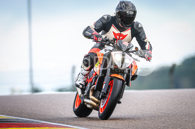 0018-260611SR-001_18 | Deine Full-Service-Agentur für ✔️Videoproduktionen und ✔️Motorsportfotografie Jetzt Angebot anfragen!