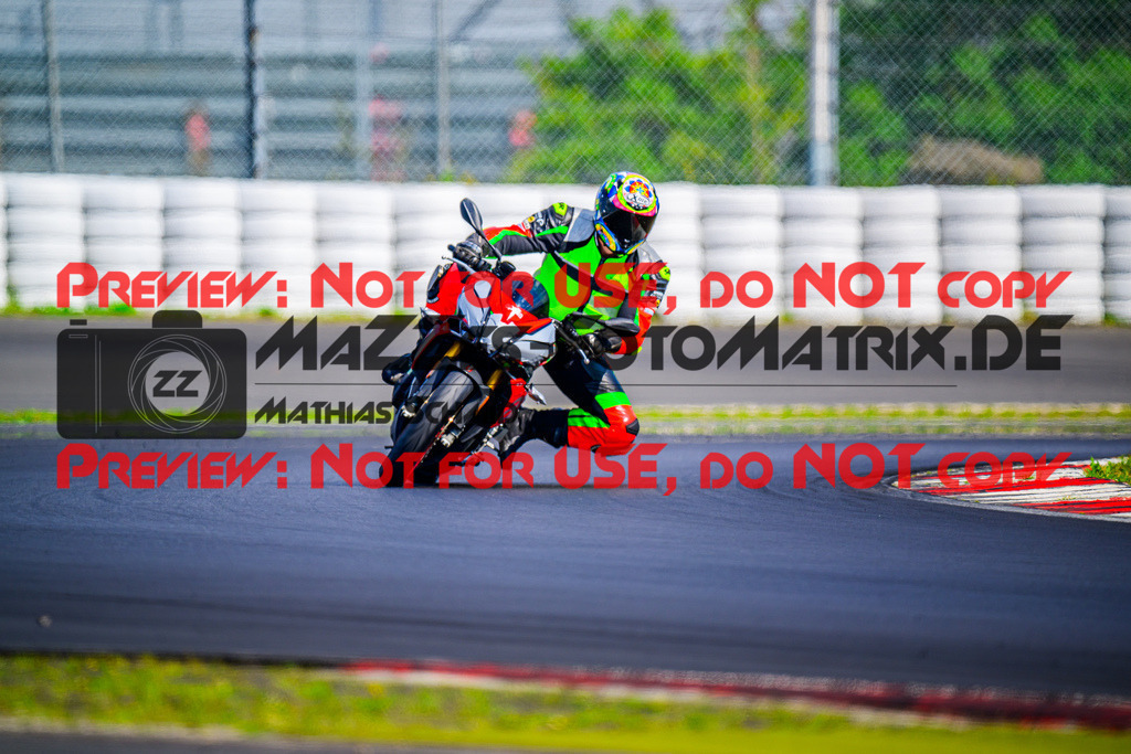 MaZZes_FotoMatrix_240717_6007705_2-131 | INST