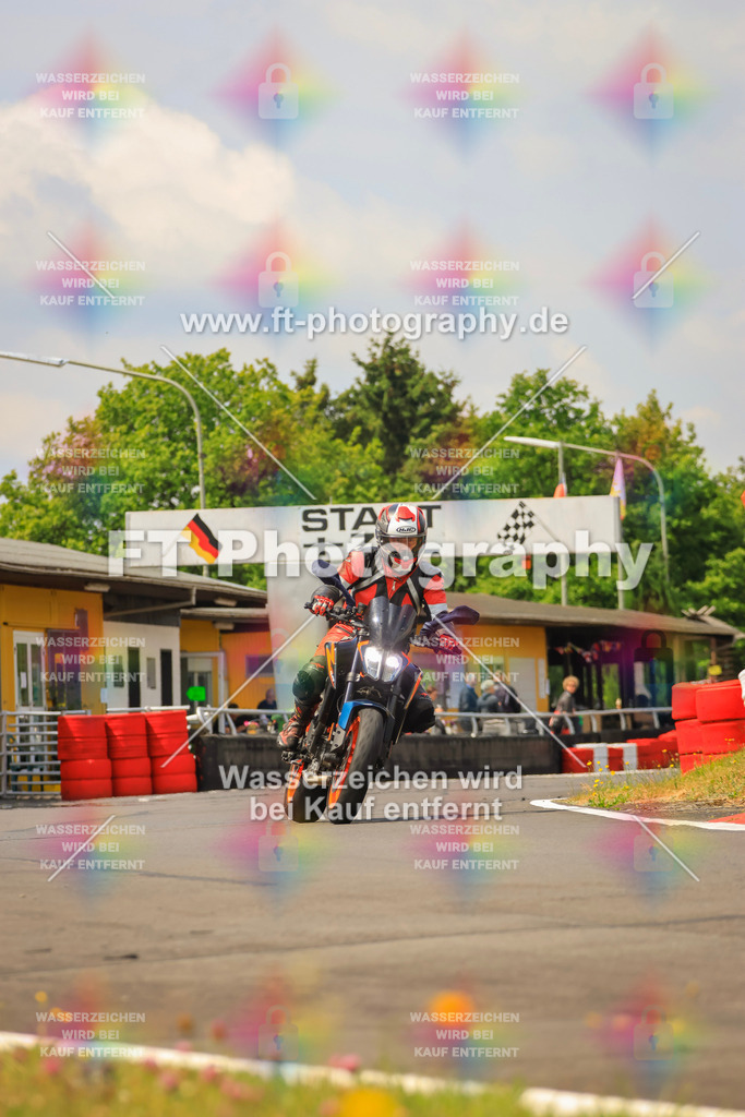 _DSK2445 | Hier findet Ihr Bilder von Touristenfahrten auf der Nürburgring Nordschleife oder von anderen Veranstaltungen die ich besucht habe. Viel Spass beim Durch Schauen 