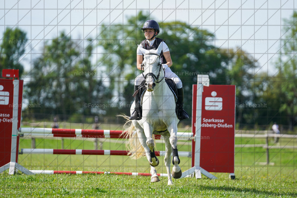 20230917-FAH09515 | Landsberg am Lech, 2023, Kaufbeuren, Kempten, Allgäu, Turnierfotografen Bayern, Fotoagentur Herrmann, Turnierbilder, Reitsport Fotos, Pferdefotograf, Augsburg, Bad Tölz, Dachau, Karlsfeld, Memmingen, Buchloe, Schwabmünchen