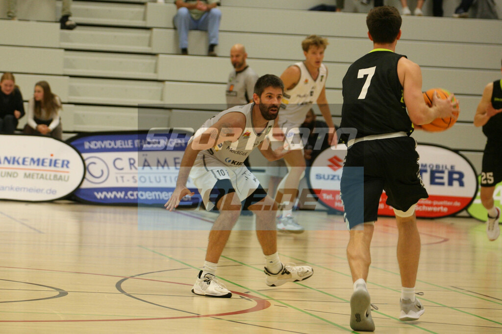 Iserlohn Kangaroos - Phoenix Hagen | Toni Prostran gegen Hagens #7 Grayson Murphy - Realisiert mit Pictrs.com