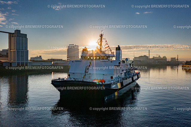 DJI_0137 | 30.09.2022 Drohnenaufnahmen Dt. Schifffahrtstag 2022 Bremen Wendebecken / Weser