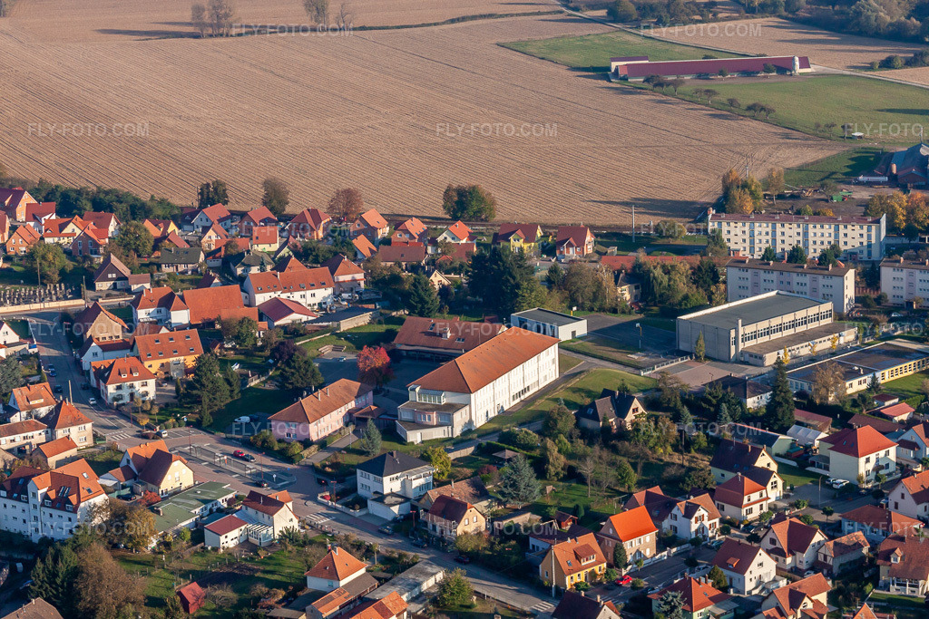 Aerial view: Collège Georges Holderith in the district Neulauterburg in Lauterbourg in the state Bas-Rhin, France.Photo: IMG_45957.jpg taken on 10/23/2011 by Werner Riehm/FLY-FOTO.comResolution of the original: 4752 x 3168 px