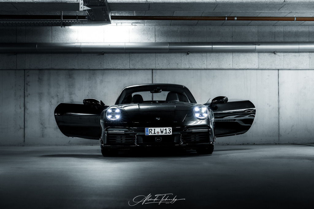 911 Turbo 992 | Entdecken Sie die faszinierende Welt von Alexander Tschuncky Arts: Kreative Fotografie, atemberaubende Automobilkunst und hochwertiger Bilderdruck. Lassen Sie sich inspirieren! - Realisiert mit Pictrs.com