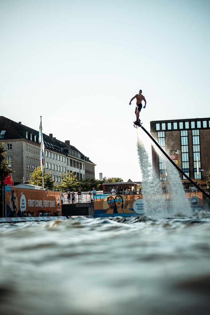 Kieler WOCHE Tow In Windsurf - @danielpankoke dpmedia (23 von 158) | dp-photography - Realisiert mit Pictrs.com