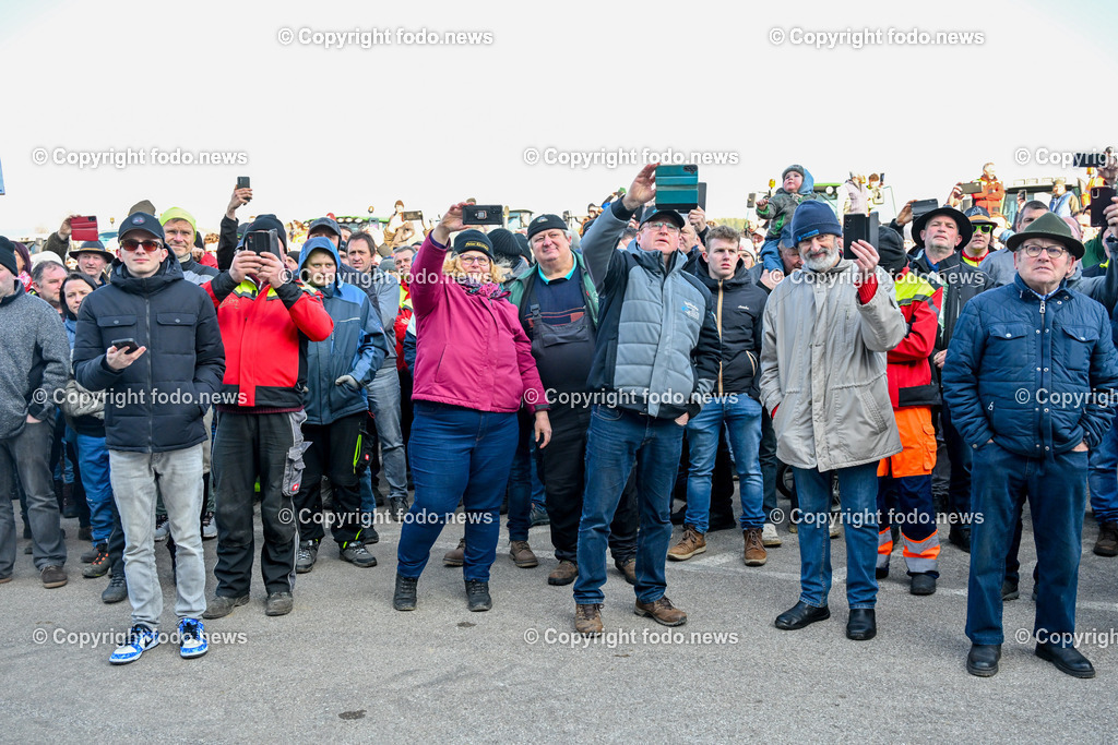 Bauernprotest_ Poendorf_ Lasco_ 08.03.2024-60 | 08.03.2024, Poendorf, AUT, Bauernprotest, im Bild Bauernprotest, Bauern, Landwirte, Traktoren, Fa. Lasco, Demo, Kundgebung