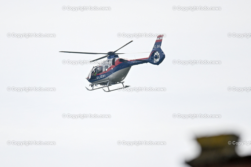 Polizei_ 18.04.2024-12 | 18.04.2024, Oberoesterreich, AUT, Polizei, im Bild Polizei, Polizeihubschrauber, Einsatzkraefte, Libelle, Luftueberwachung, Polizisten, Polizistinnen, Beamte, Exekutive, Einsatz