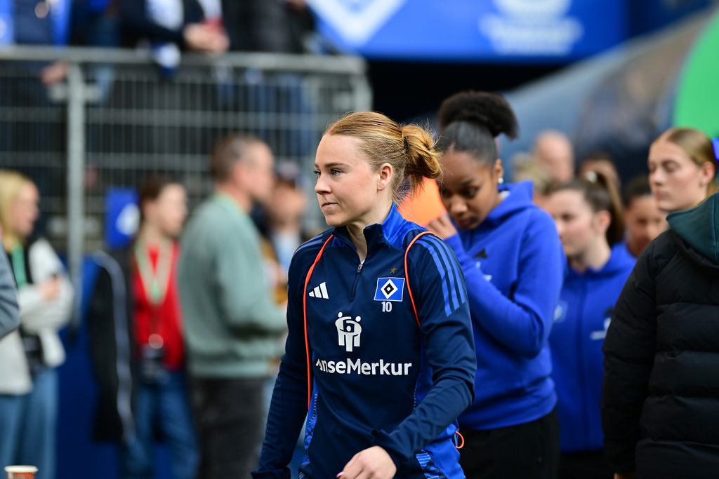 Fußball I Frauen I Saison 2024-2025 I DFB-Pokal I Halbfinale I Hamburger SV - SV Werder Bremen | Der Sportfotograf. - Realisiert mit Pictrs.com