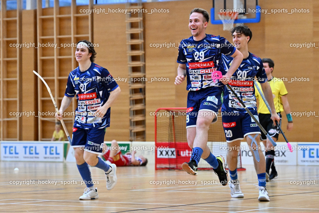 VSV Unihockye vs. KAC Floorball | Jubel VSV Unihockey Mannschaft, #27 Lukas Florianschitz VSV Unihockey, #29 Anze Brajic VSV Unihockey, #20 David Gredler VSV Unihockey, VSV Unihockye vs. KAC Floorball, VSV Unihockye vs. KAC Floorball am 13.04.2025 in Villach (Ballspielhalle St. Martin), Austria, (Photo by Bernd Stefan)