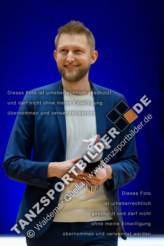 20230114-01288 | Hier finden Sie Tanz Bilder vom Latein und Standard Formationen tanzen. Sportbilder vom Tanzsport. Schöne Fotos und von Weltmeisterschaft, Europameisterschaft, Bundesliga, Regionalliga, Oberliga und Landesliga sowie von GOC Stuttgart, DanceComp, WM Bremen