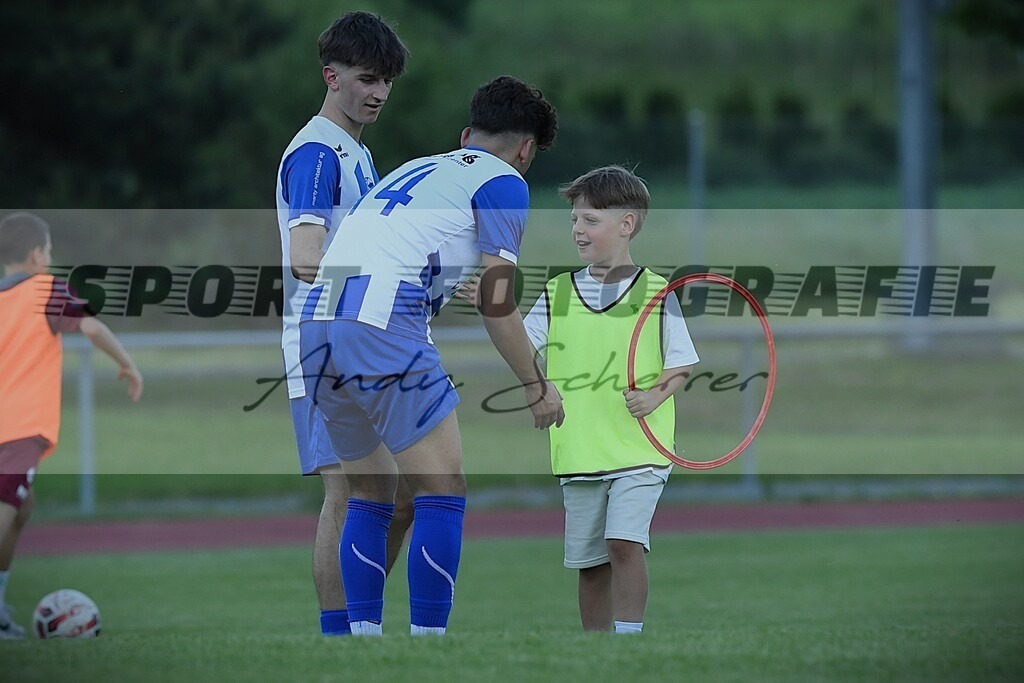 aDSC_8436 | Kaufen Sie Sportbilder im Onlineshop von Andy Scherrer Sportfotografie. Faszinierende Bilder von Sportevents aus der ganzen Schweiz. Fussball, Frauenfussball, Unihockey, Handball, Schwingen und weiteren Sportarten. - Realisiert mit Pictrs.com