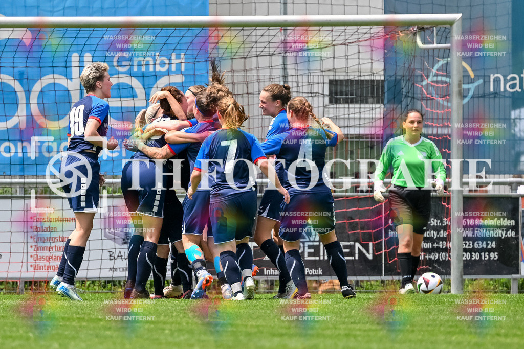 GER, FC Hauingen - SV Waldhaus, Frauen-Fussball, Rothaus Bezirkpokal, Finale, Saison 2024/2025, 29.05.2025 | Jubel nach dem TorGER, FC Hauingen - SV Waldhaus, Frauen-Fussball, Rothaus Bezirkpokal, Finale, Saison 2024/2025, 29.05.2025Foto: TH Fotografie/Thomas Hess
