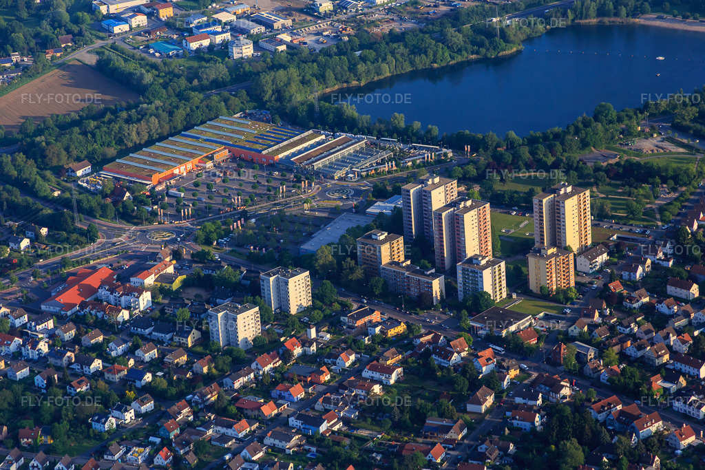 Luftbild: OBI und Taunusanlage vor dem Badesee in Bensheim im Bundesland Hessen in Deutschland. Foto: IMG_088682.jpg vom 20.05.2016 durch Werner Riehm/FLY-FOTO.de
