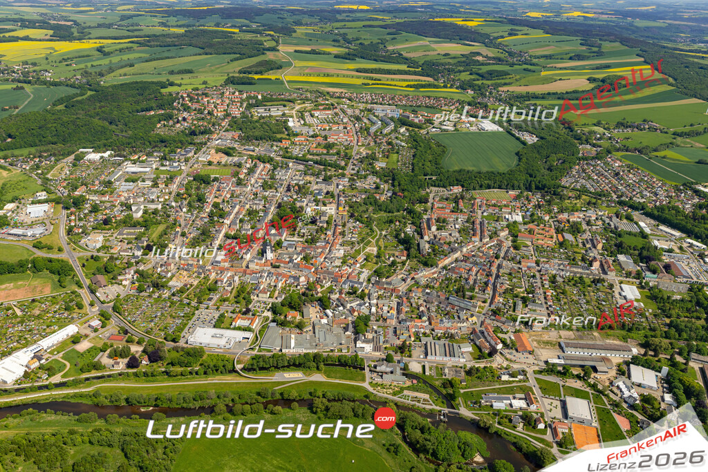 Das Luftbild der Stadt Frankenberg/Sa. wurde 2022 vom Flugzeug heraus erstellt (keine Drohnen-Aufnahmen) Aufnahmehöhe ca.450 Meter- hohe Bildauflösung und Druck-Qualität. Garantiert!