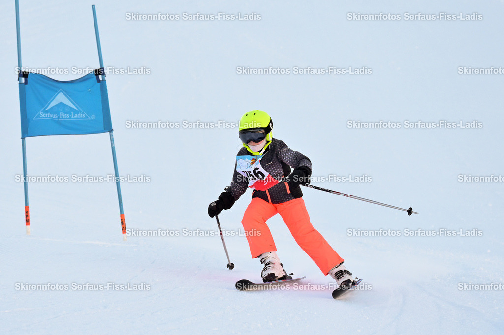 SRF_25.12.2025_0152 | Skirennfotos,Serfaus,Fiss,Ladis,Kinderskirennen,Winter,Tirol,Oberland,skirace,SFL,feelfree,weil wir's genießen,ski,Ski,skifahren,Sonnenplateau, - Realisiert mit Pictrs.com