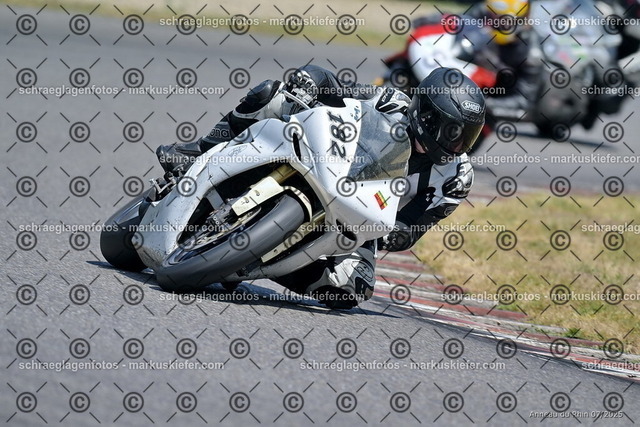 25bt04-1095 | markuskiefer.com - Realisiert mit Pictrs.com
