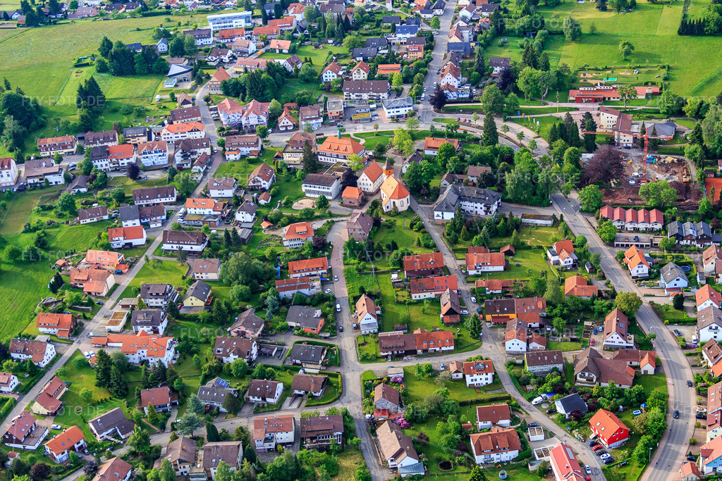 Luftbild: Johann-Peter-Hebel-Straße in Dobel im Bundesland Baden-Württemberg in Deutschland. Foto: IMG_079755.jpg vom 31.05.2015 durch Werner Riehm/FLY-FOTO.de