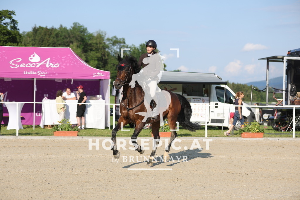 0P6A6632 | Willkommen bei Brunnmayr - Design & Fotografie – Ihrem Spezialisten für Reitturniere und Pferdeveranstaltungen in Oberösterreich, Salzburg und Bayern! Seit über 17 Jahren sind wir leidenschaftlich dabei.