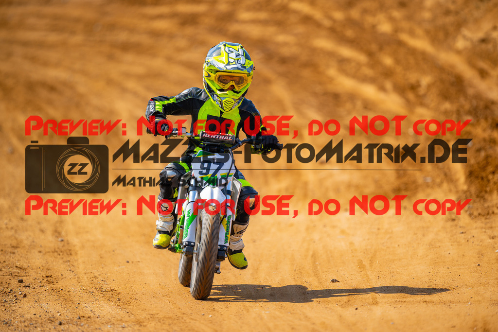 MaZZes-Fotomatrix-20260815-605228 | ROOKIES