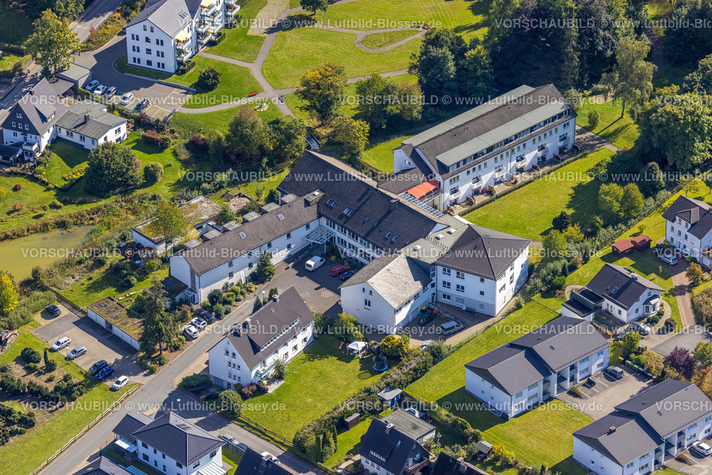 Schmallenberg220903849 | , Luftbild, Haus im Lenninghof Seniorenheim, Schmallenberg, Sauerland, Nordrhein-Westfalen, Deutschland
