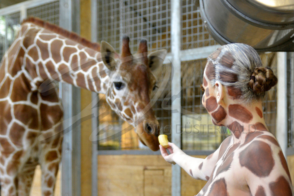 AnimalArt-GIRAFFE_3803b | #002 | Modell: Katey | Foto: Carsten Korwes - Realisiert mit Pictrs.com