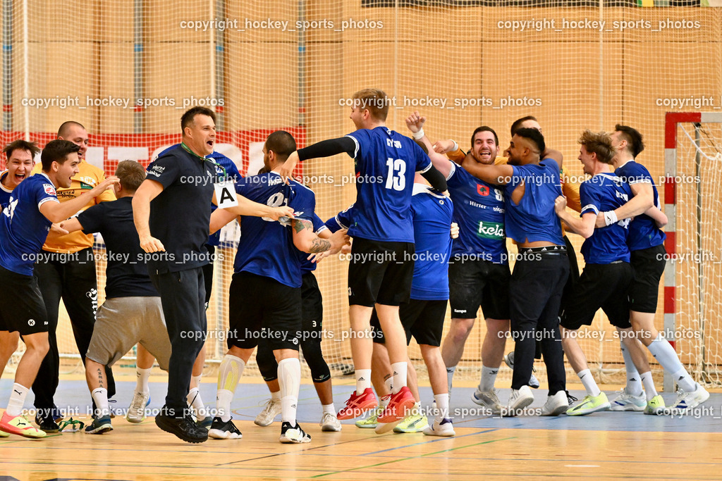 SC Ferlach vs. roomz JAGS Vöslau | Asisstentcoach SC Ferlach BARISIC Miro, Jubel SC Ferlach Mannschaft, SC Ferlach vs. roomz JAGS Vöslau, SC Ferlach vs. roomz JAGS Vöslau am 08.11.2025 in Ferlach (Ballspielhalle Ferlach), Austria, (Photo by Bernd Stefan)