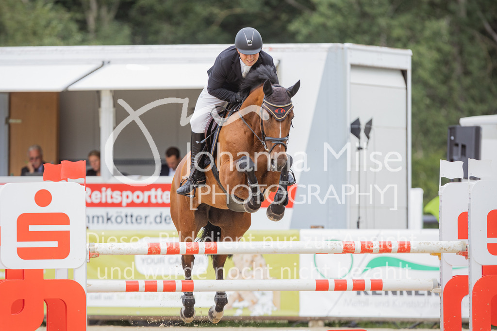 220729_BHO_GT_M2-Spr_1-230 | Deine schönsten Turniermomente als professionelle Fotos! Entdecke hochwertige Pferdesport-Fotografie im Online-Shop. Jetzt Fotos finden & bestellen!