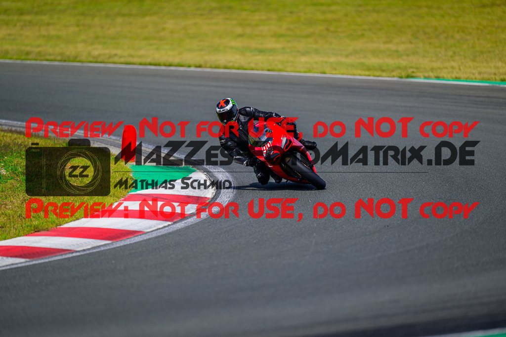 MaZZes_FotoMatrix_240725_6007705_4438 | ROT