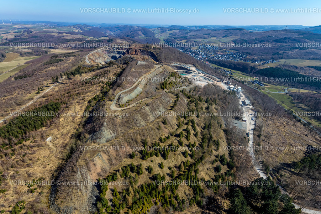 HB-Brilon220303265 | Luftbild, Steinbruch Bilstein, Westdeutsche Grauwacke-Union, Brilon, Sauerland, Nordrhein-Westfalen, Deutschland