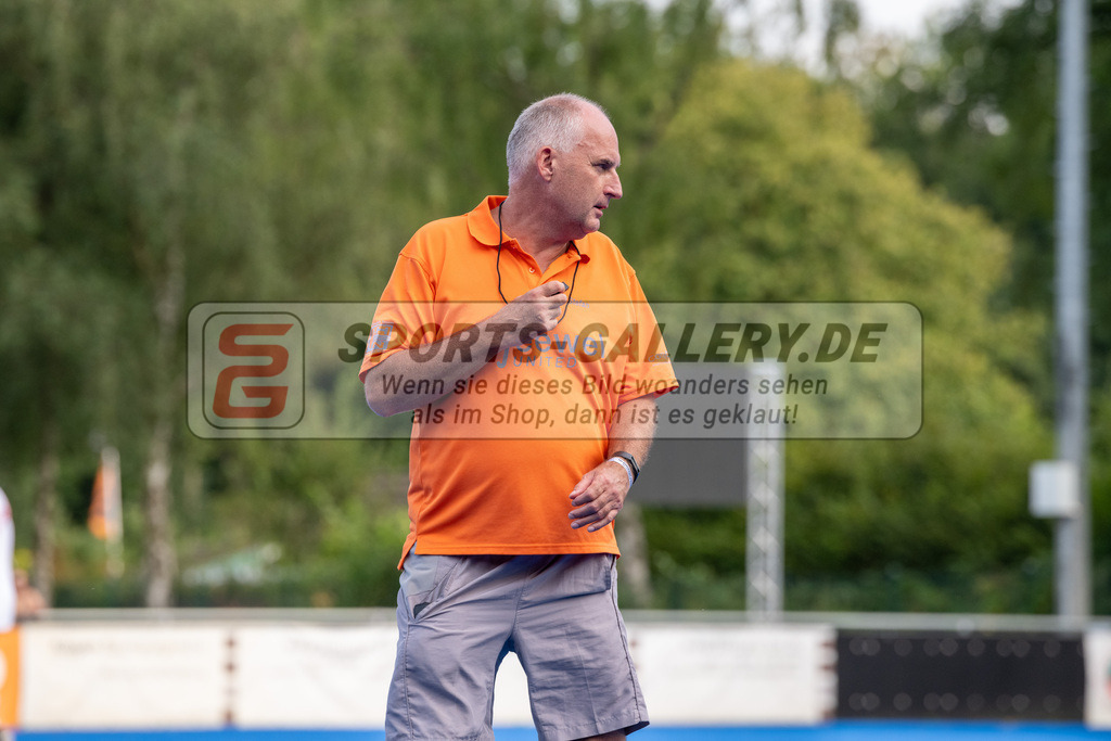 SFE_20240817_0134 | Krefeld, Deutschland, 17.08.2024:  European Cup for Recreational Hockey Players im KTHC Stadion Rot-Weiss Köln Tennis and Hockey Club am 17.08.2024 in Krefeld, Deutschland. (Foto von Stephan Fehrmann)Krefeld, Germany, 17.08.2024: European Cup for Recreational Hockey Players in KTHC Stadion Rot-Weiss Köln Tennis and Hockey Club at 17.08.2024 in Krefeld, Deutschland. (Foto from Stephan Fehrmann)