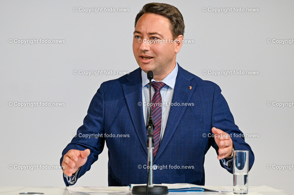 Pressekonferenz LH Stelzer_ LH-Stv. Haimbuchner_ Arbeitsklausur 2023_ 12.09.2023-32 | 12.09.2020, OK Mediendeck Linz, AUT, Pressekonferenz LH Thomas Stelzer, LH-Stv. Manfred Haimbuchner, Menschen entlasten. Wirtschaft foerdern, Präsentation der Ergebnisse der Arbeitsklausur von OoeVP und FPoe Oberoesterreich, im Bild LH-Stv. Manfred Haimbuchner (FP)
