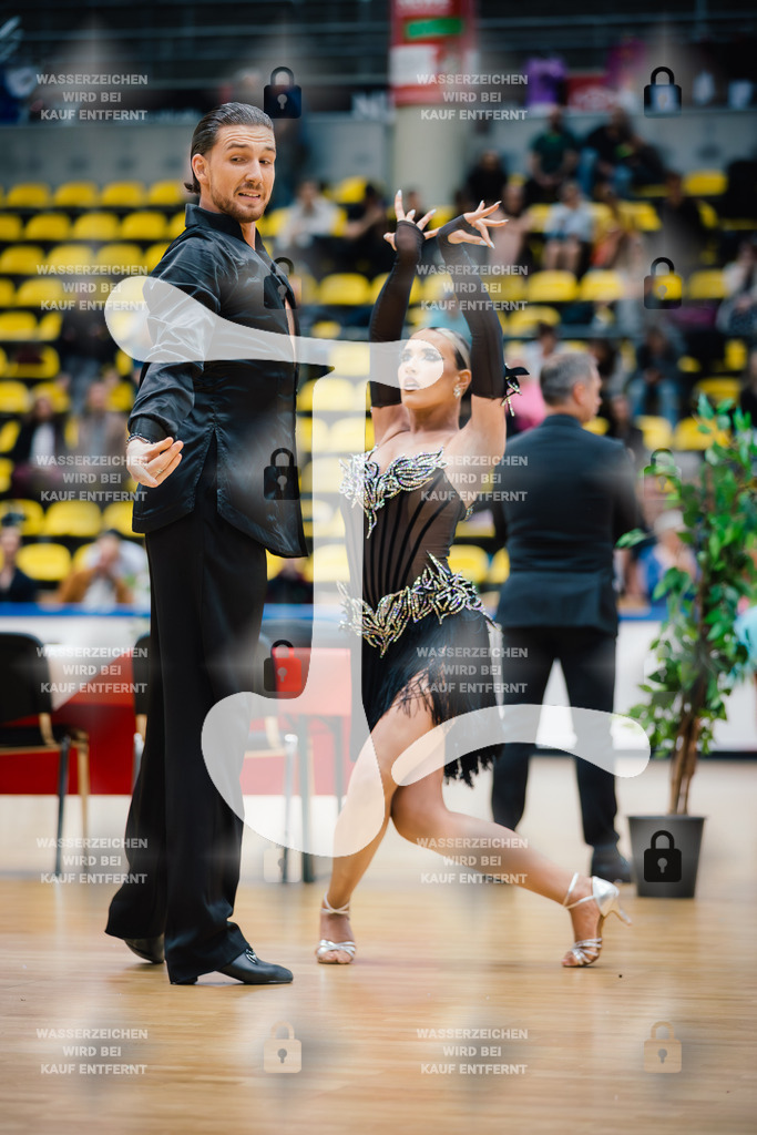 Hessen Tanzt WDSF International Open Latin 11th (43) Justin Lauer _ Rita Schumichin (TSC Saltatio Neustadt im TV 1860 Mußbach)-2025-05-18-4536 | Webshop for digital downloads and prints of dance sport, event & show photographer Julian Link - Realisiert mit Pictrs.com