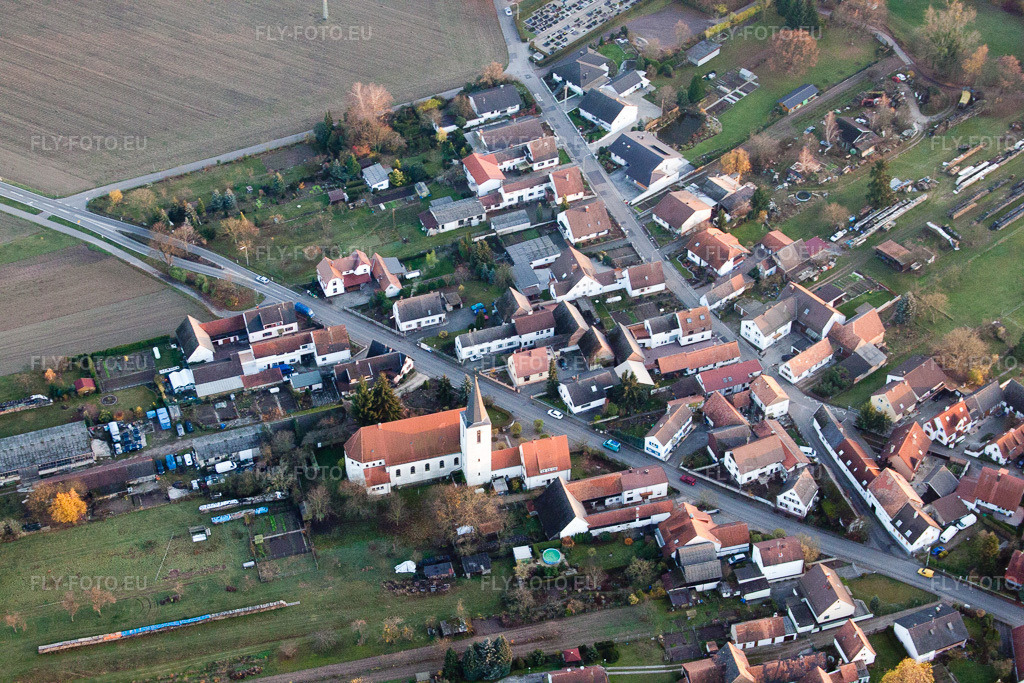 Vue aérienne: Vue de la ville à Scheibenhard dans le département Bas Rhin, France. Photo: IMG_22737.jpg prise le 19/11/2009 par Werner Riehm/FLY-FOTO.euRésolution de l'original: 4752 x 3168 px