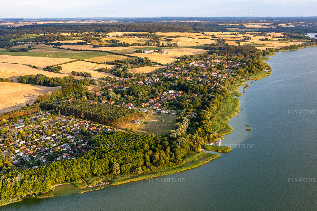 Luftbild: Ferienhaussiedlung Warnitz am Oberuckersee im Ortsteil Warnitz in Oberuckersee im Bundesland Brandenburg in Deutschland. Foto: IMG_116264.jpg vom 17.07.2019 durch Werner Riehm/FLY-FOTO.de