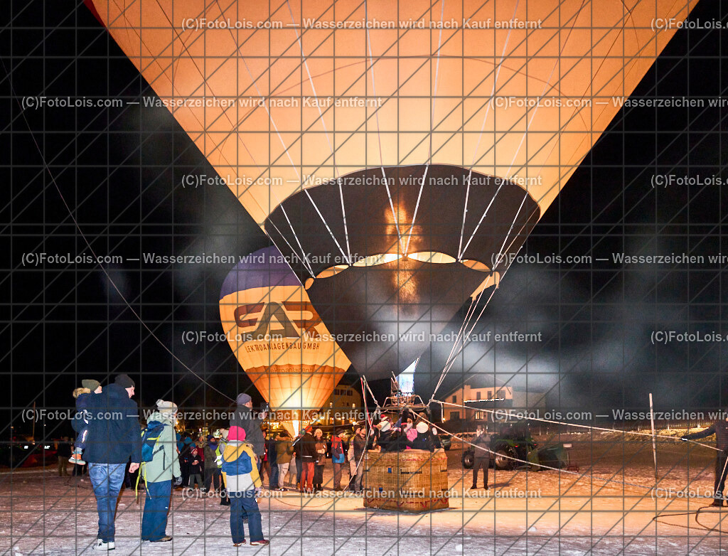 ALP5286_Nacht der Ballone_Ballonclub Oetscherland | NACHT DER BALLONE in Lackenhof am Ötscher, Sa 28. Dezember 2024.Mit einer Schauübung der Bergrettung Lackenhof, dem Ballonclub Ötscherland und den Gaminger Ötscherteufeln unter Zusammenarbeit mit der FF Lackenhof, dem Musikverein, dem Pensionistenverband, dem CampingClub, der Schirmbar und Konditorei Czihak, der Fuchswaldhütte und der Pizzeria Venezia, die für die Verköstigung sorgten, sowie der Ötscherliftgesellschaft, der Gemeinde Gaming und dem Ötscher-Tourismusverband.