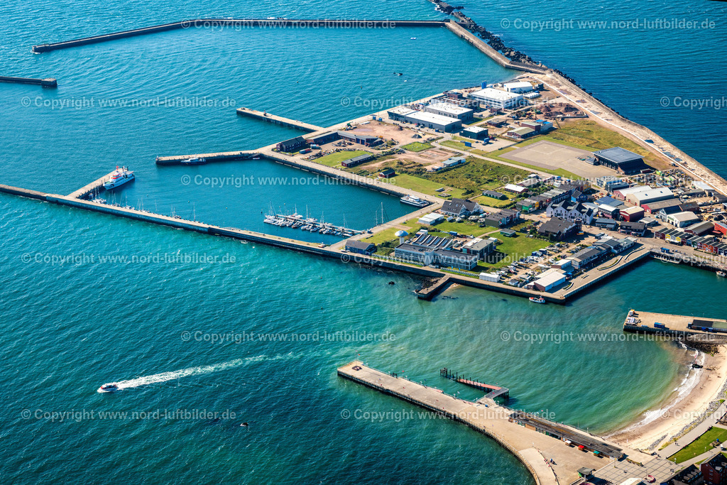 Helgoland_Gewerbegebiet_ELS_7703280824 | HELGOLAND 28.08.2024 Gewerbegebiet und Firmenansiedlung " Südhafen " an der Hafenstraße in Helgoland im Bundesland Schleswig-Holstein, Deutschland. Weiterführende Informationen bei: Karl Meyer AG. // Industrial estate and company settlement " Suedhafen " on street Hafenstrasse in Helgoland in the state Schleswig-Holstein, Germany. Further information at: Karl Meyer AG. Foto: Martin Elsen