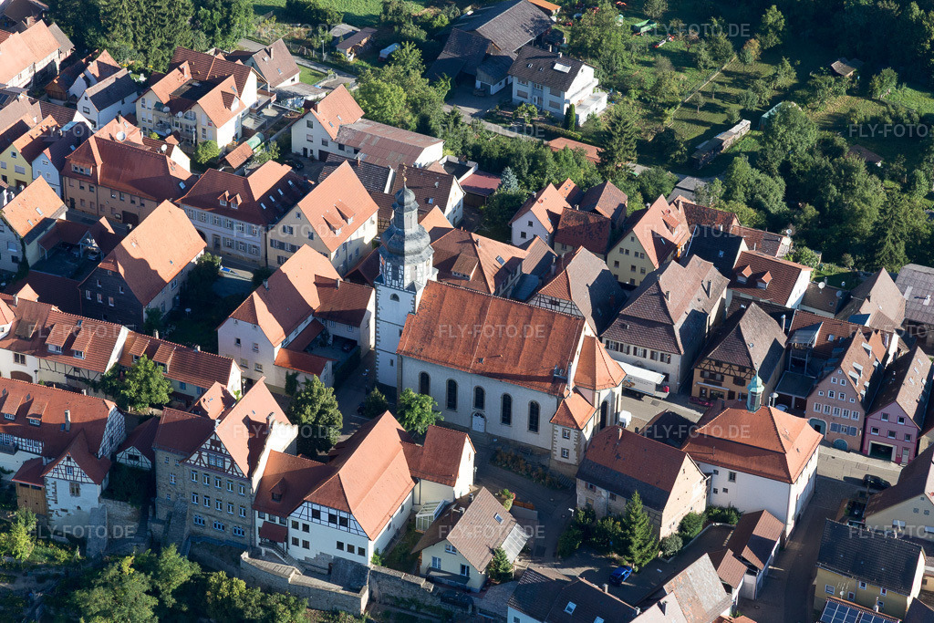 Luftbild: St. Martin von Südosten im Ortsteil Gochsheim in Kraichtal im Bundesland Baden-Württemberg in Deutschland. Foto: IMG_093912.jpg vom 23.08.2016 durch Werner Riehm/FLY-FOTO.de