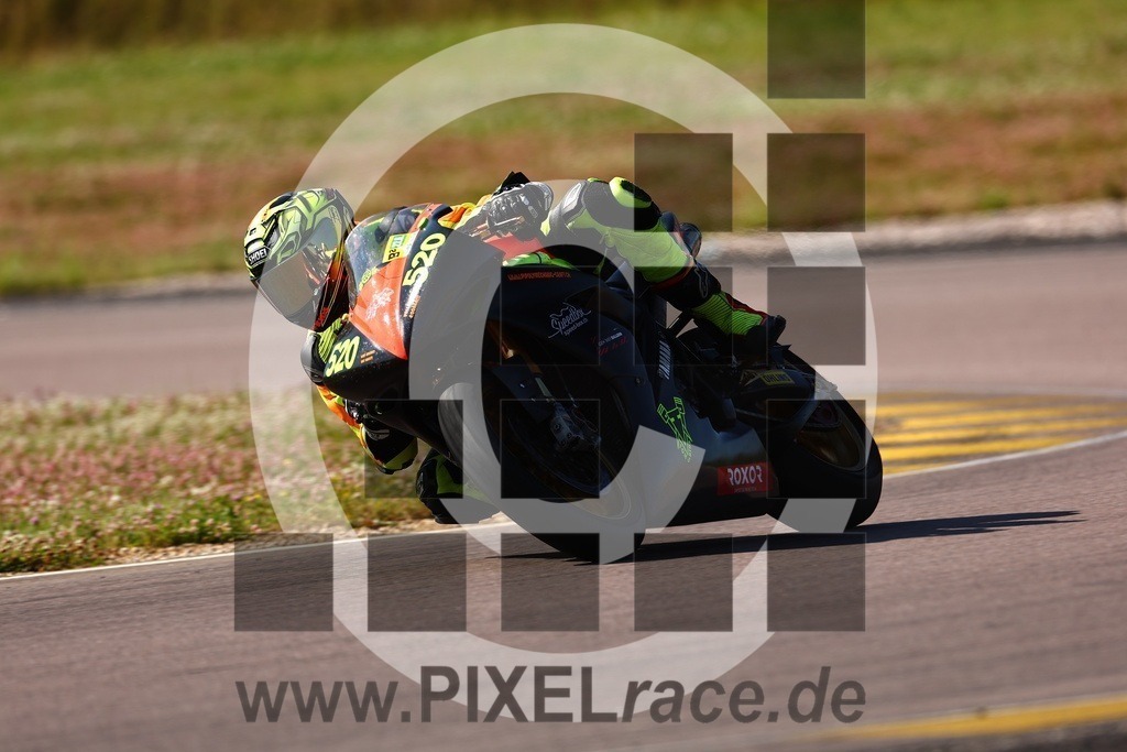 0520-20250622_00367 | Schöne Erinnerungen an spannende Momente - das festzuhalten ist unser Job. PIXELrace.de ist seit 2003 auf den Rennstrecken Europas unterwegs um die Action draußen beim Fahren und die wunderbare Stimmung imm Fahrerlager für euch einzufangen.