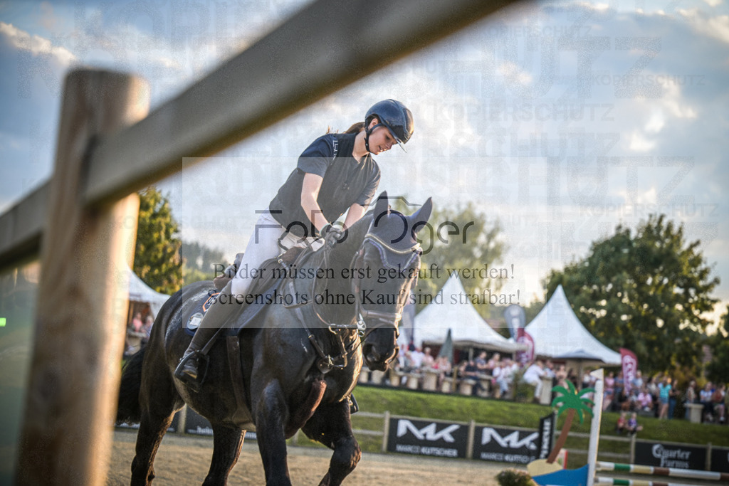 DOS_1285 | Entdecke hochwertige Reitturnierfotos von Foto Oger. Professionell, emotional und authentisch – jetzt Lieblingsmomente im Shop bestellen.Deutschlandweite Turnierfotografie. - Realisiert mit Pictrs.com