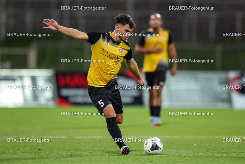 SB_KFCBAU_20250815_5669.JPG -  - KFC Uerdingen - SF Baumberg - Oberliga Niederrhein | Krefeld, Deutschland, 15.08.25: Ole Päffgen (KFC Uerdingen) in Aktion, am Ball, Einzelaktion während des Oberliga Niederrhein Spiels zwischen KFC Uerdingen - SF Baumberg in der Grotenburg Stadion am 15. August 2025 in Krefeld, Deutschland. (Foto von Stefan Brauer/Brauer-Fotoagentur)