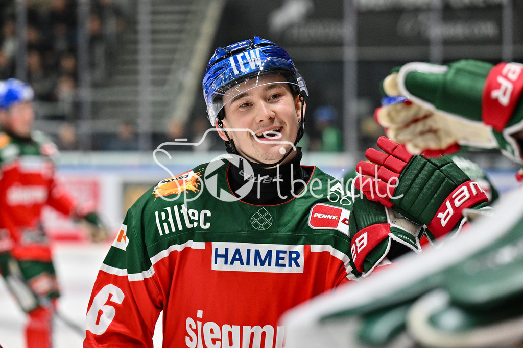Augsburger Panther - Löwen Frankfurt | Jubel der Panther nach dem Treffer zum 2-0 durch Moritz ELIAS (Augsburger Panther #46) / Freude / Happy / Tor / Torschuetze / DEL: Augsburger Panther - Löwen Frankfurt, Curt Frenzel Stadiom am 11.10.2024