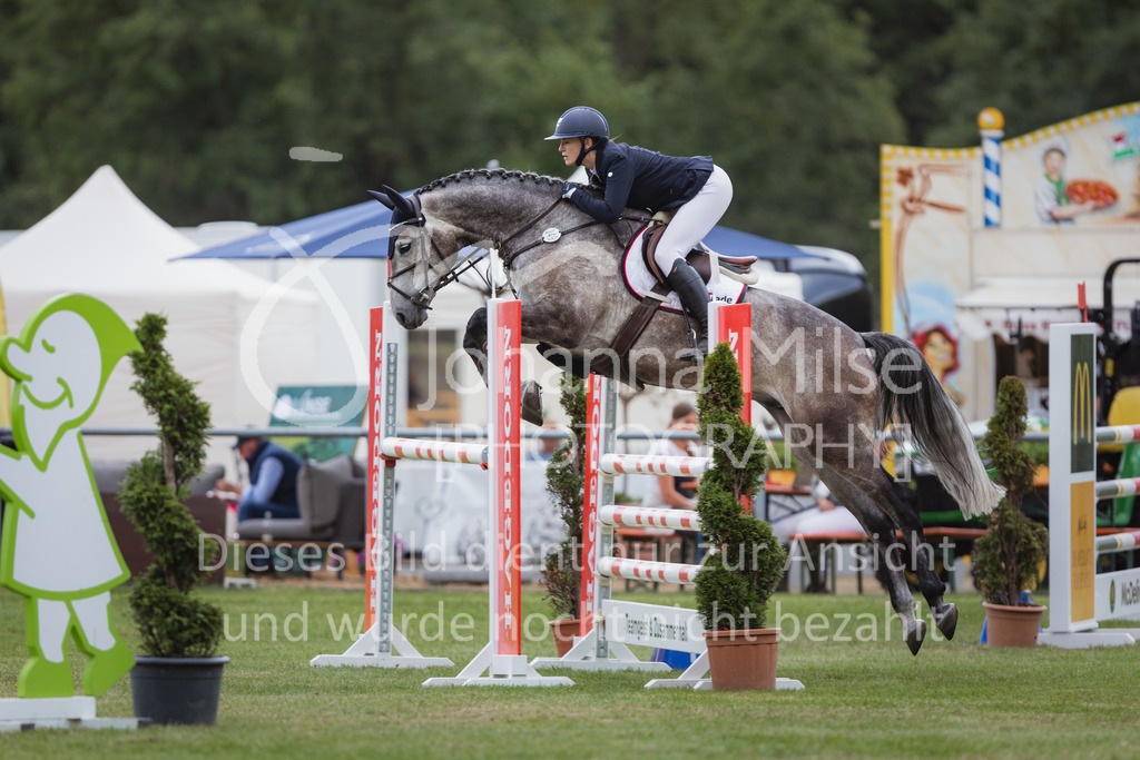 220715_LC_SprPfM-427 | Deine schönsten Turniermomente als professionelle Fotos! Entdecke hochwertige Pferdesport-Fotografie im Online-Shop. Jetzt Fotos finden & bestellen!