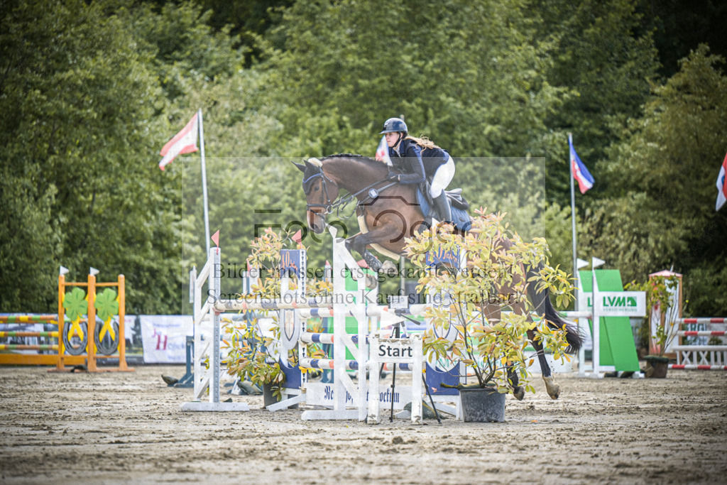 DOS_8428 | Entdecke hochwertige Reitturnierfotos von Foto Oger. Professionell, emotional und authentisch – jetzt Lieblingsmomente im Shop bestellen.Deutschlandweite Turnierfotografie. - Realisiert mit Pictrs.com