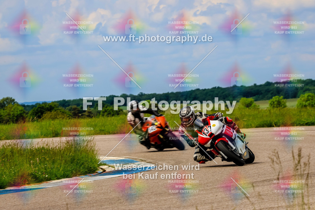 MotoTeam-1076 | Hier findet Ihr Bilder von Touristenfahrten auf der Nürburgring Nordschleife oder von anderen Veranstaltungen die ich besucht habe. Viel Spass beim Durch Schauen 